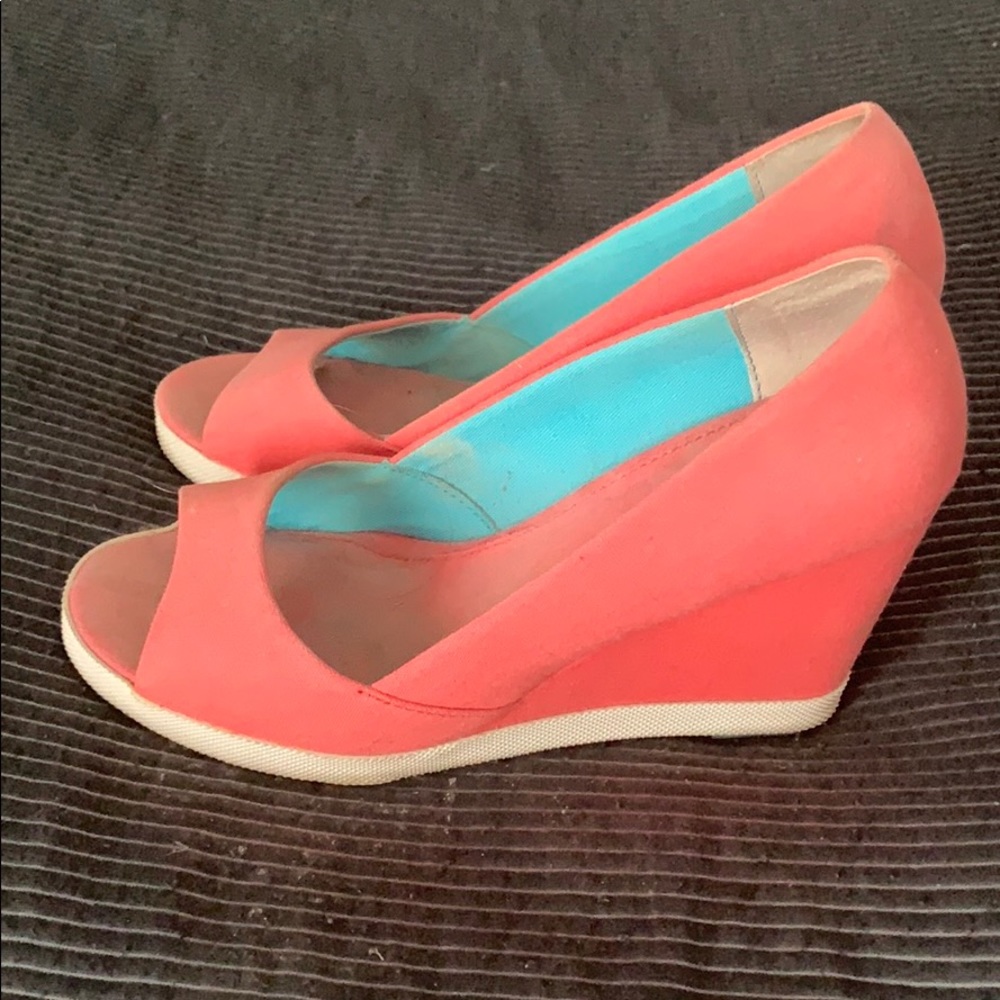 Seychelles salmon wedge